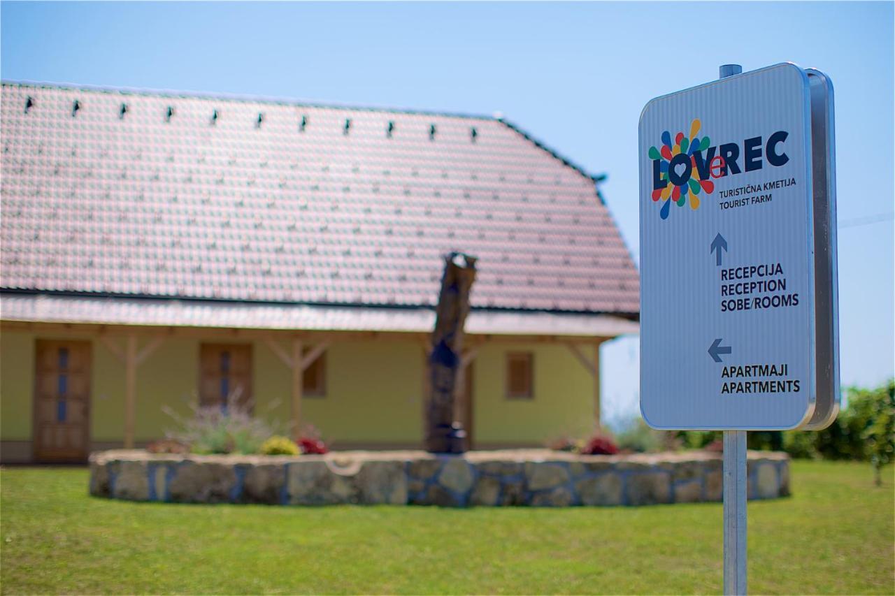 Tourist Farm Apartments Lovrec Jirsovci Eksteriør billede